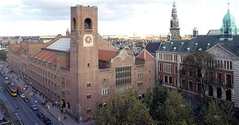 amsterdam stock exchange building.